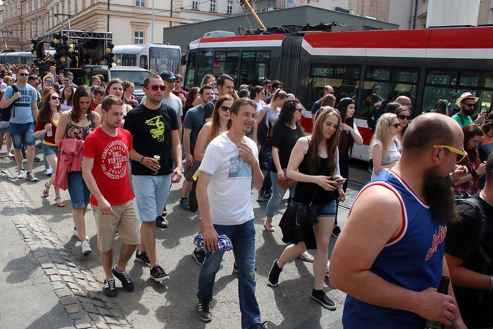 Na prosluněném Brněnském Majálesu bavili Rybičky 48, Tomáš Klus, Skyline, UDG a další