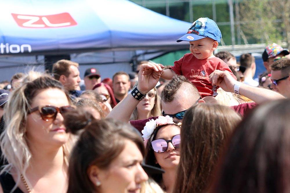 Na prosluněném Brněnském Majálesu bavili Rybičky 48, Tomáš Klus, Skyline, UDG a další
