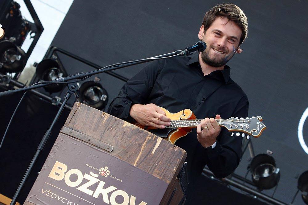 Na prosluněném Brněnském Majálesu bavili Rybičky 48, Tomáš Klus, Skyline, UDG a další