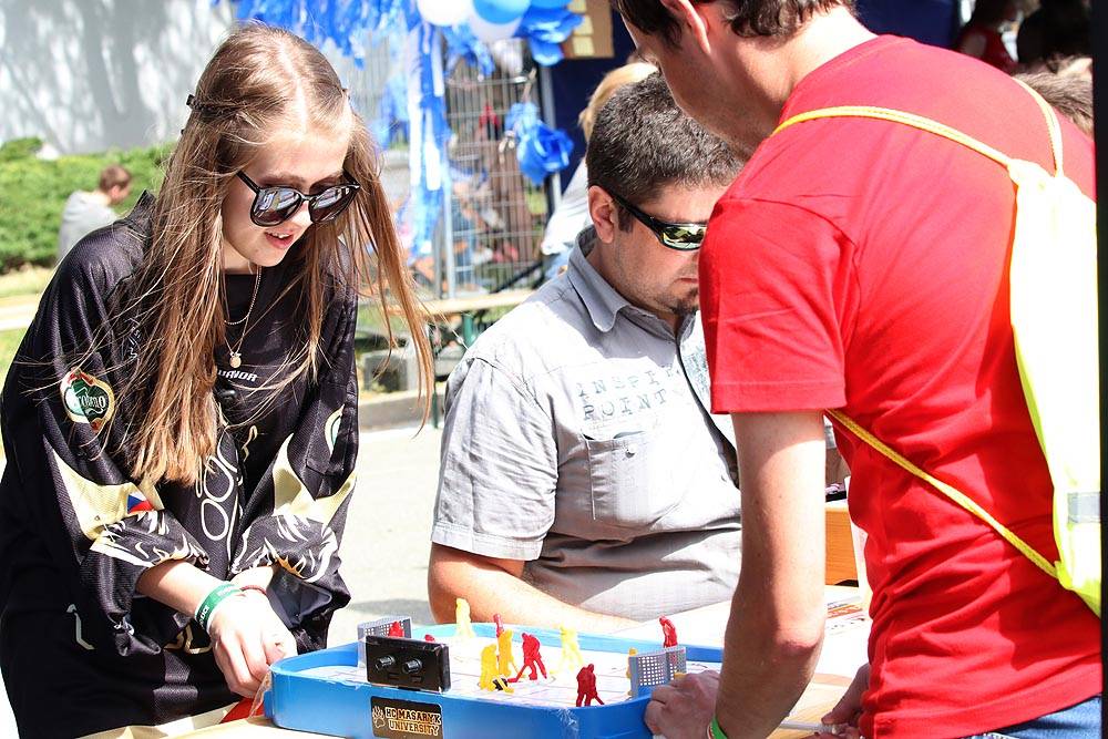 Na prosluněném Brněnském Majálesu bavili Rybičky 48, Tomáš Klus, Skyline, UDG a další