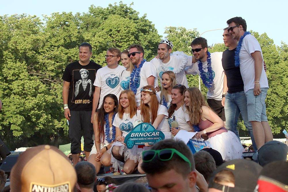 Na prosluněném Brněnském Majálesu bavili Rybičky 48, Tomáš Klus, Skyline, UDG a další