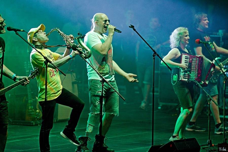 V Českých Budějovicích vystřídali muzikanti hokejisty: na Motorfestu hráli Tři sestry, David Koller i Michal Hrůza