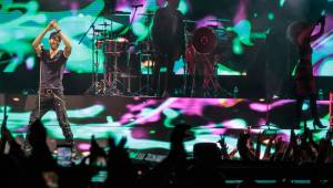 Enrique Iglesias oslavil v O2 areně 43. narozeniny, pro fanoušky si připravil vizuální show