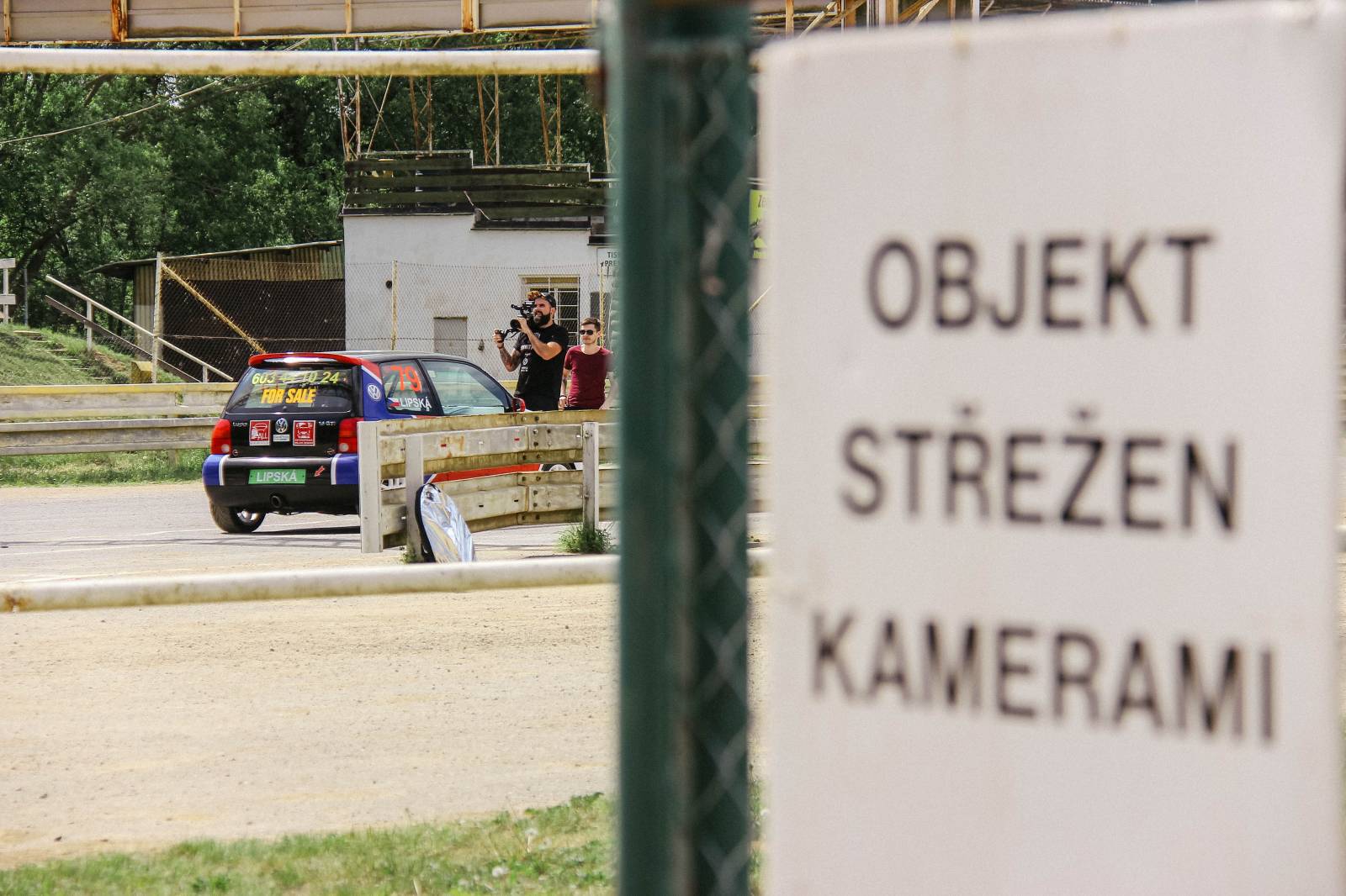 Harlej natáčel klip k songu Možná. Potěší zejména milovníky silných strojů