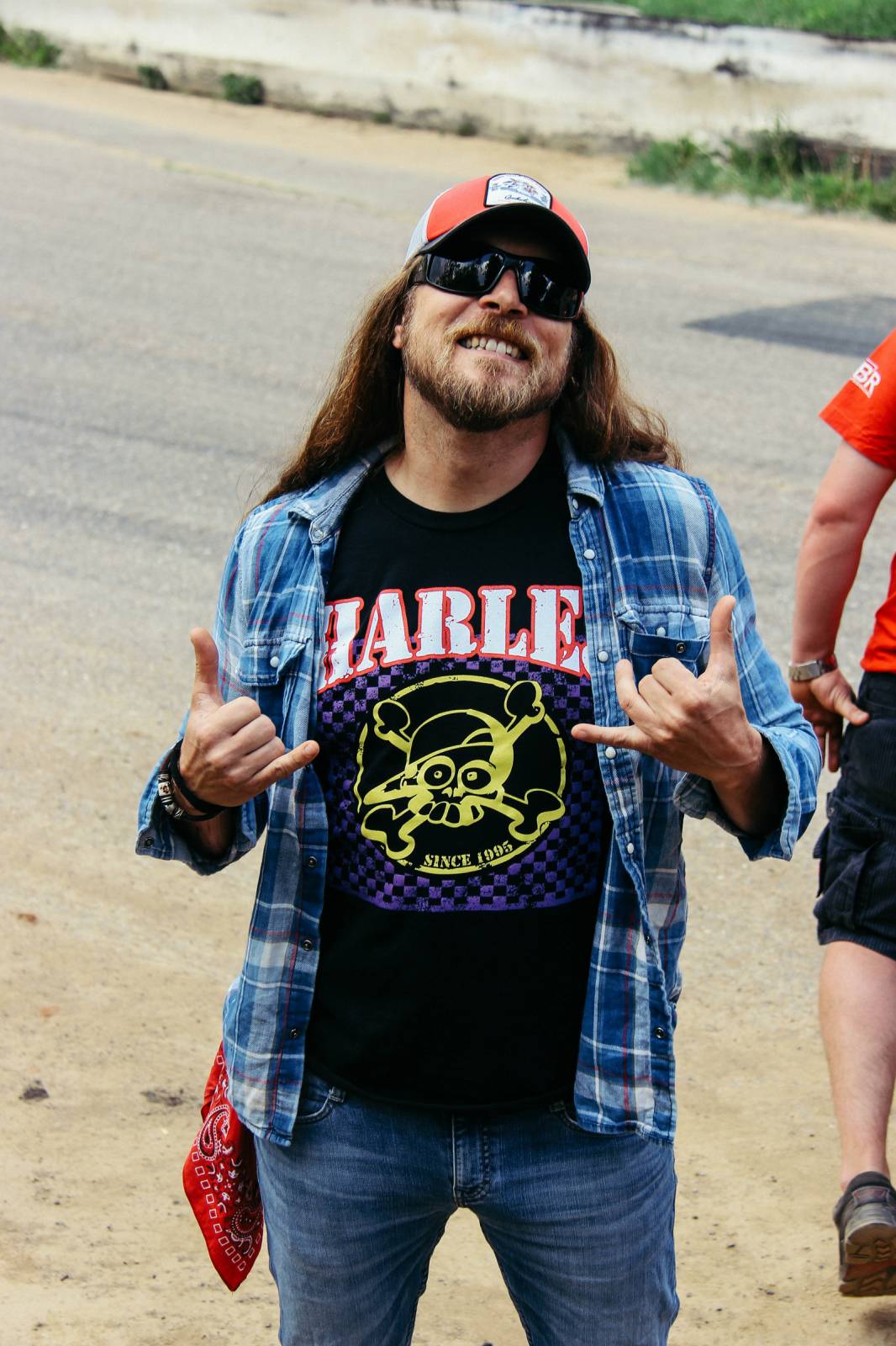 Harlej natáčel klip k songu Možná. Potěší zejména milovníky silných strojů