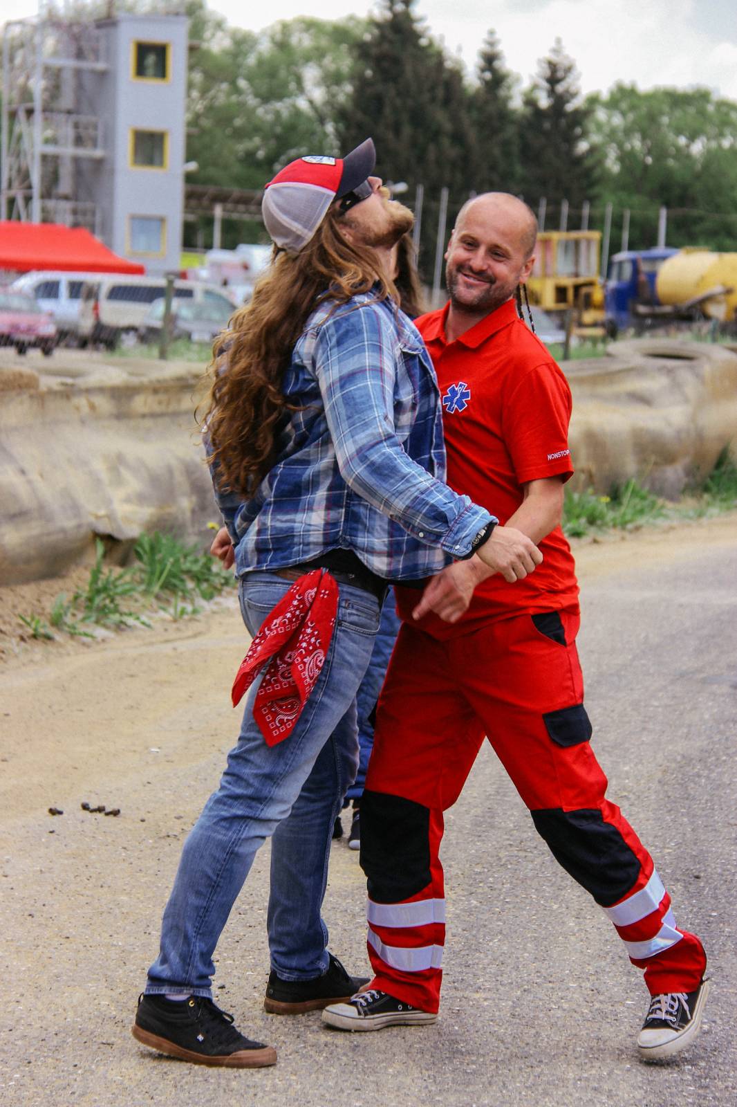 Harlej natáčel klip k songu Možná. Potěší zejména milovníky silných strojů