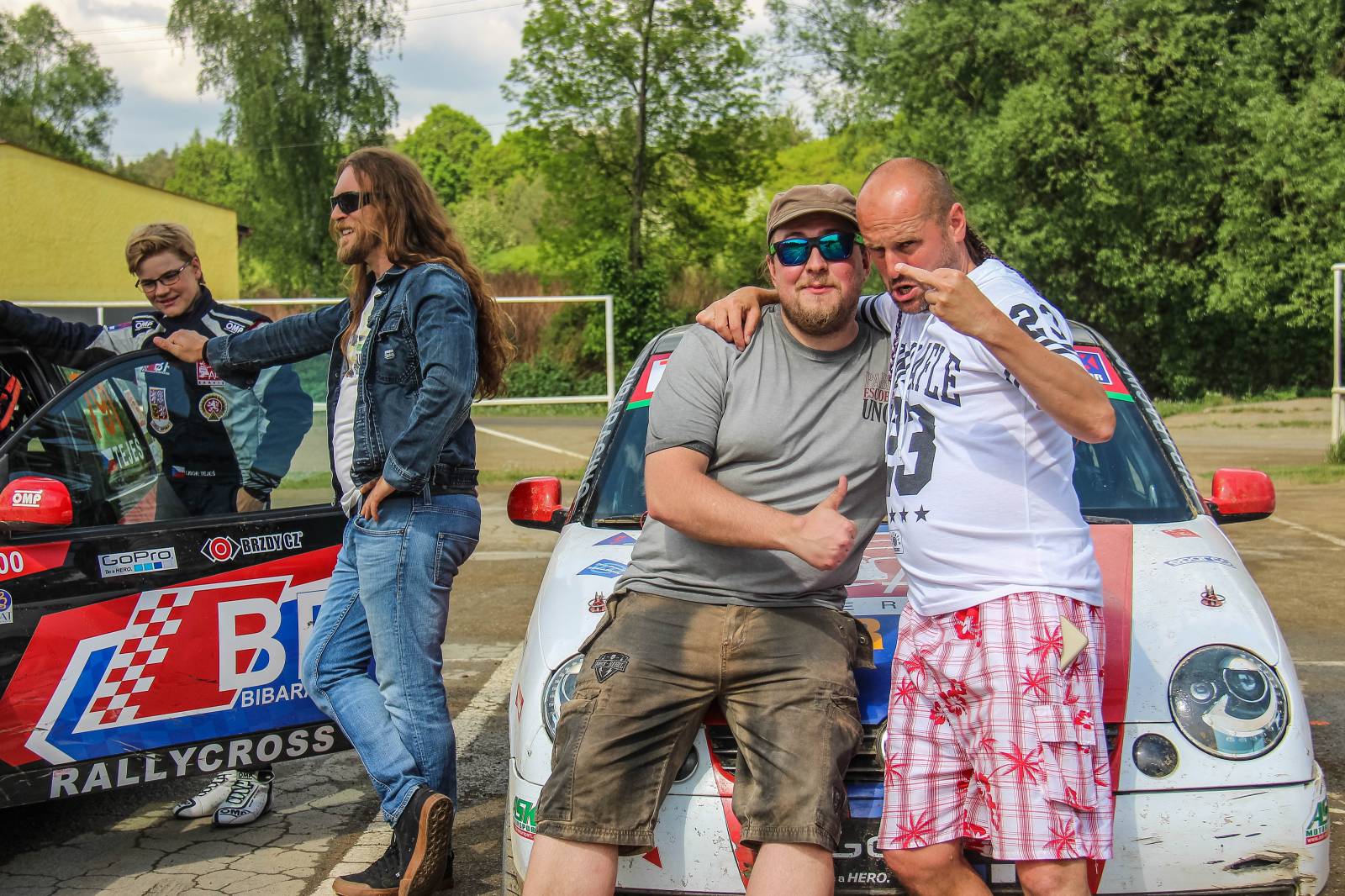 Harlej natáčel klip k songu Možná. Potěší zejména milovníky silných strojů