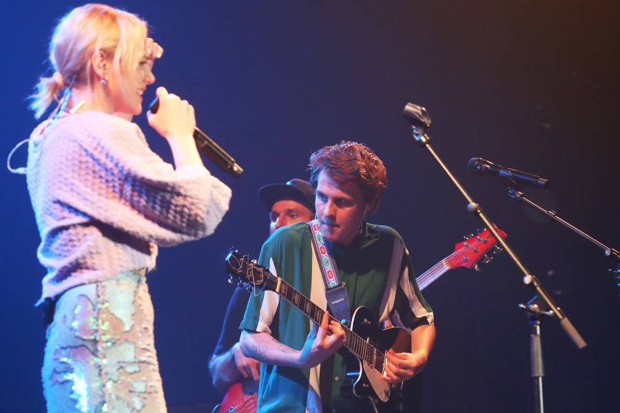 James Blunt se zastavil v Bratislavě, předskakovala mu Emma Drobná