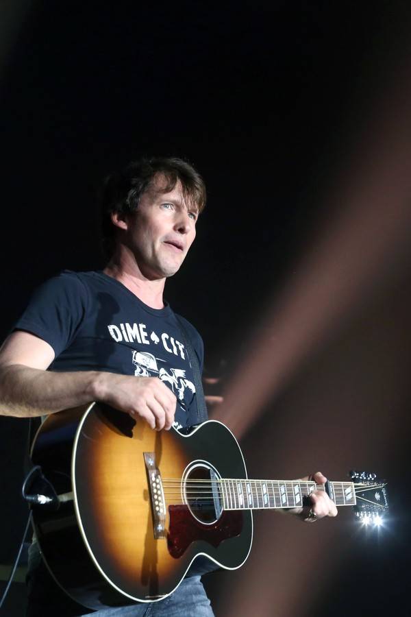 James Blunt se zastavil v Bratislavě, předskakovala mu Emma Drobná