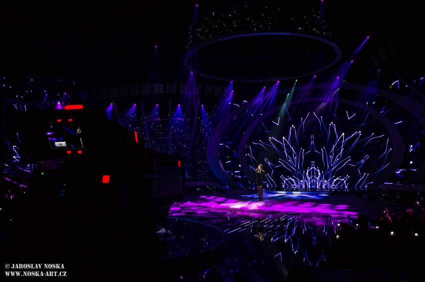 Finálovou desítku SuperStar opustili první dva soutěžící, zazpíval také Pavel Callta