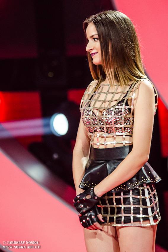 Finálovou desítku SuperStar opustili první dva soutěžící, zazpíval také Pavel Callta