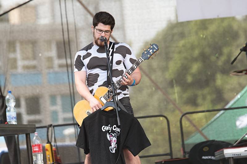 Miss Agro potěšila příznivce krásných slečen, ale i dobré hudby. Hráli Mig 21 nebo Pipes and Pints
