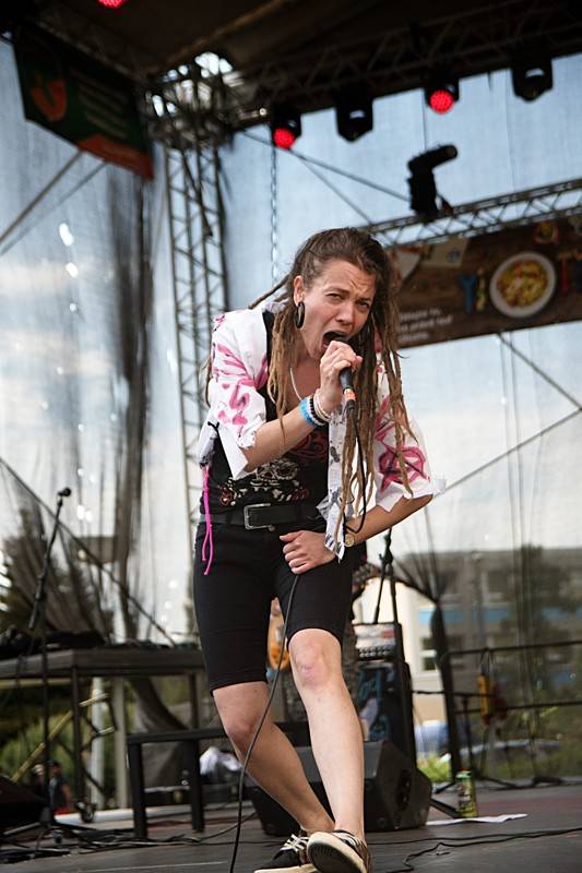 Miss Agro potěšila příznivce krásných slečen, ale i dobré hudby. Hráli Mig 21 nebo Pipes and Pints