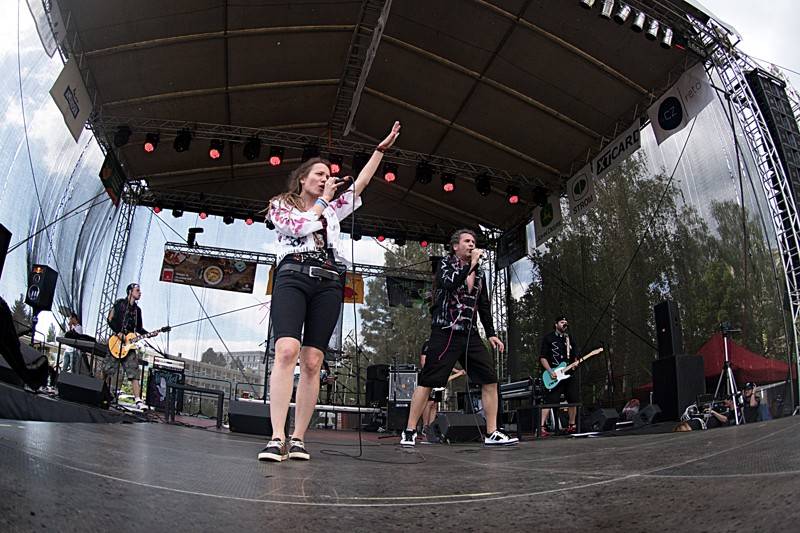 Miss Agro potěšila příznivce krásných slečen, ale i dobré hudby. Hráli Mig 21 nebo Pipes and Pints