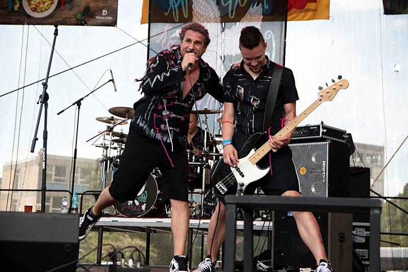 Miss Agro potěšila příznivce krásných slečen, ale i dobré hudby. Hráli Mig 21 nebo Pipes and Pints