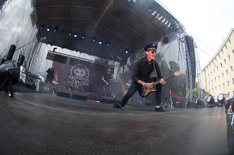 Miss Agro potěšila příznivce krásných slečen, ale i dobré hudby. Hráli Mig 21 nebo Pipes and Pints