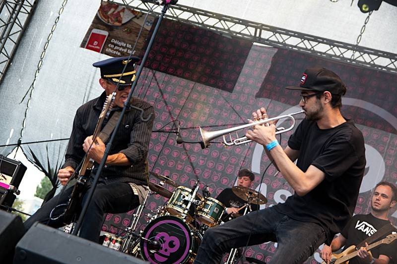 Miss Agro potěšila příznivce krásných slečen, ale i dobré hudby. Hráli Mig 21 nebo Pipes and Pints