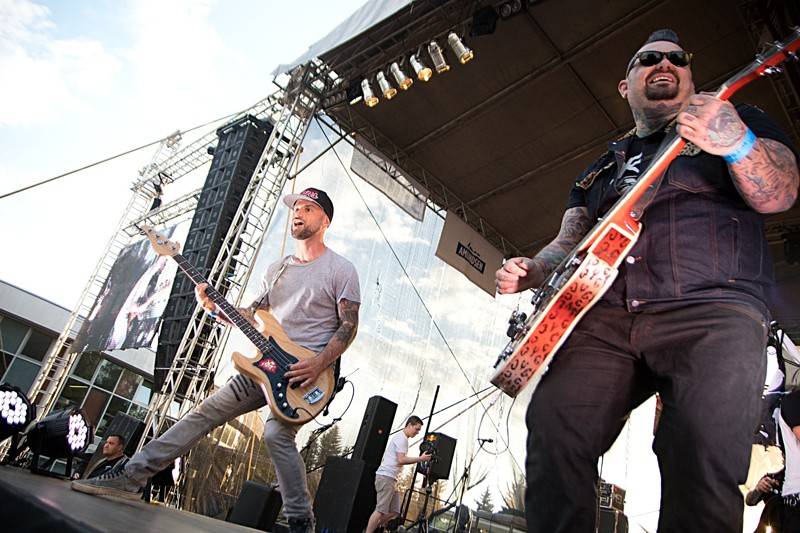 Miss Agro potěšila příznivce krásných slečen, ale i dobré hudby. Hráli Mig 21 nebo Pipes and Pints