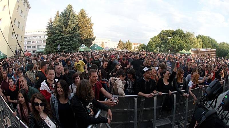 Miss Agro potěšila příznivce krásných slečen, ale i dobré hudby. Hráli Mig 21 nebo Pipes and Pints