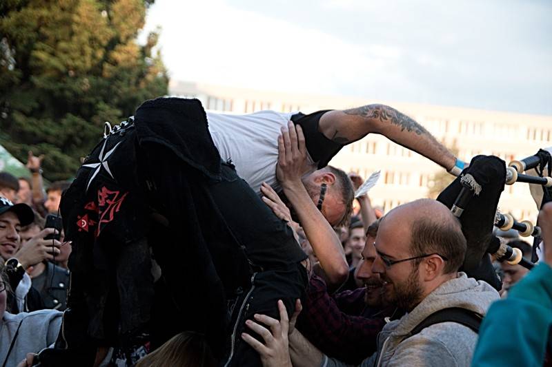 Miss Agro potěšila příznivce krásných slečen, ale i dobré hudby. Hráli Mig 21 nebo Pipes and Pints