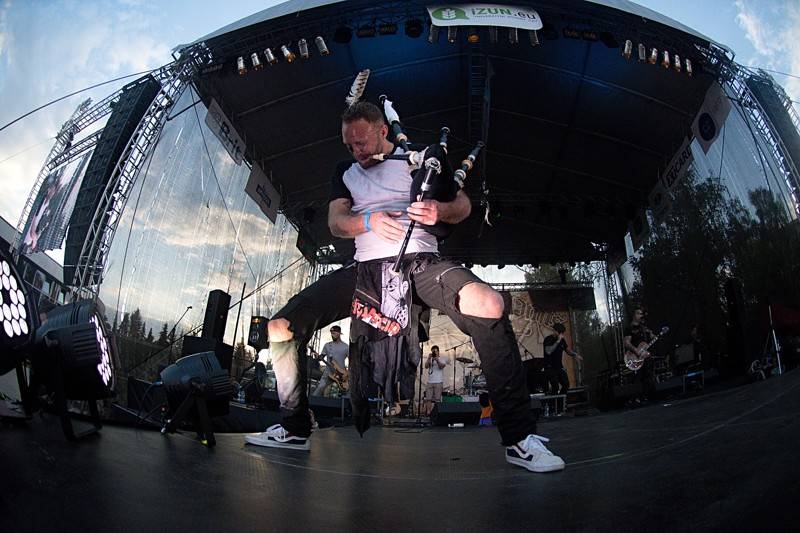 Miss Agro potěšila příznivce krásných slečen, ale i dobré hudby. Hráli Mig 21 nebo Pipes and Pints