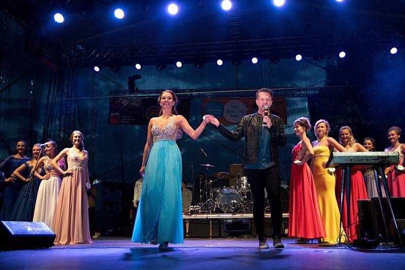 Miss Agro potěšila příznivce krásných slečen, ale i dobré hudby. Hráli Mig 21 nebo Pipes and Pints