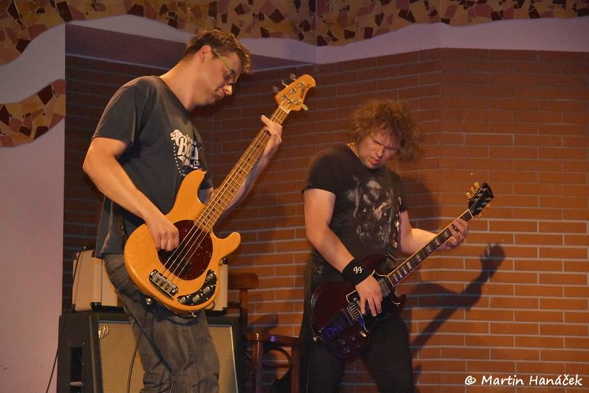 Ill Fish a Jouly rozpoutali v plzeňské Buena Vistě rockové peklo