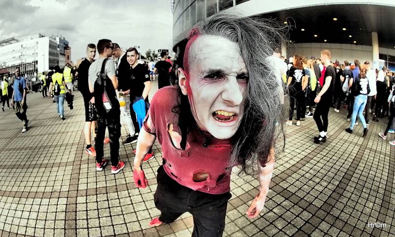 Marpo a TroubleGang pokořili O2 arenu. Fanoušci před koncertem pochodovali Prahou