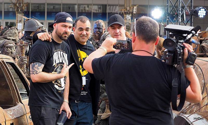 Marpo a TroubleGang pokořili O2 arenu. Fanoušci před koncertem pochodovali Prahou