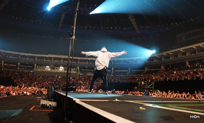 Marpo a TroubleGang pokořili O2 arenu. Fanoušci před koncertem pochodovali Prahou