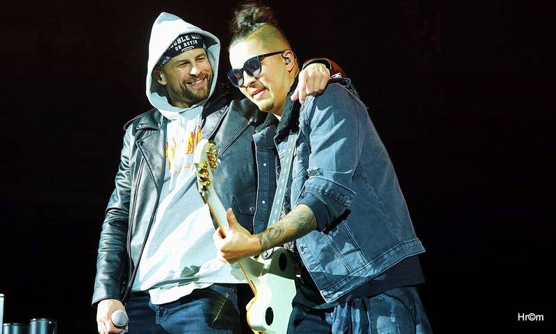 Marpo a TroubleGang pokořili O2 arenu. Fanoušci před koncertem pochodovali Prahou