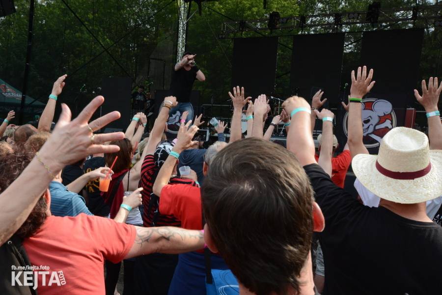 Tři sestry završili na Braníku oslavy Kristových let, hráli i De Bill Heads nebo Doctor P.P.