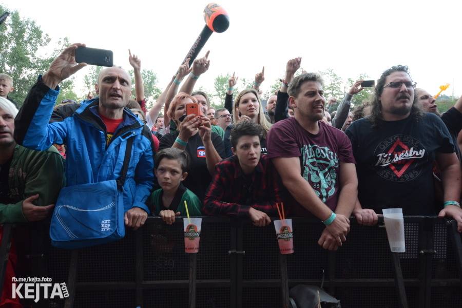 Tři sestry završili na Braníku oslavy Kristových let, hráli i De Bill Heads nebo Doctor P.P.