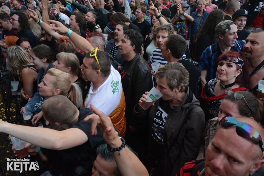 Tři sestry završili na Braníku oslavy Kristových let, hráli i De Bill Heads nebo Doctor P.P.