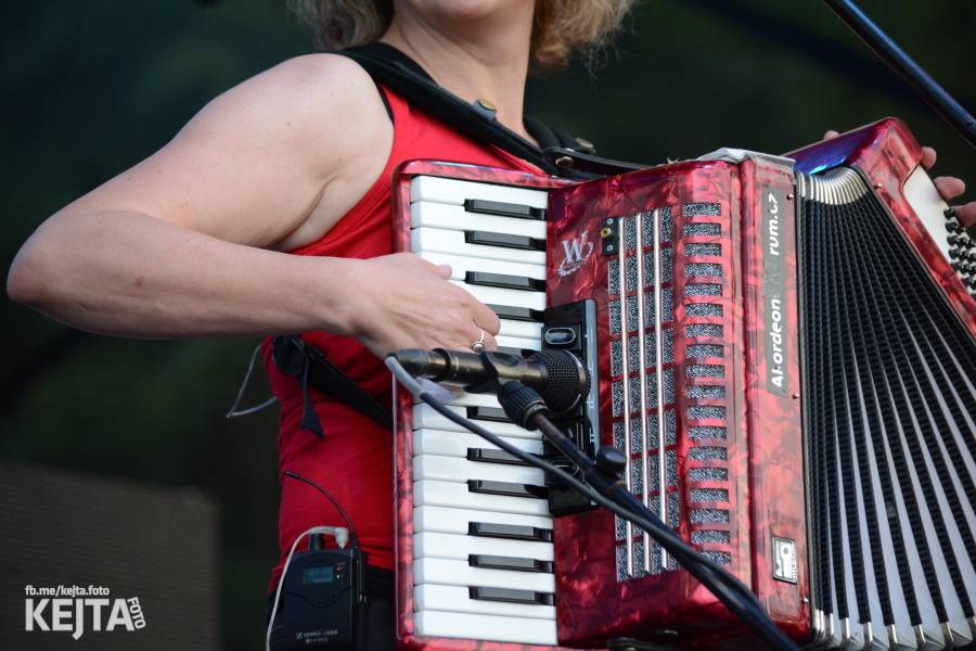 Tři sestry završili na Braníku oslavy Kristových let, hráli i De Bill Heads nebo Doctor P.P.