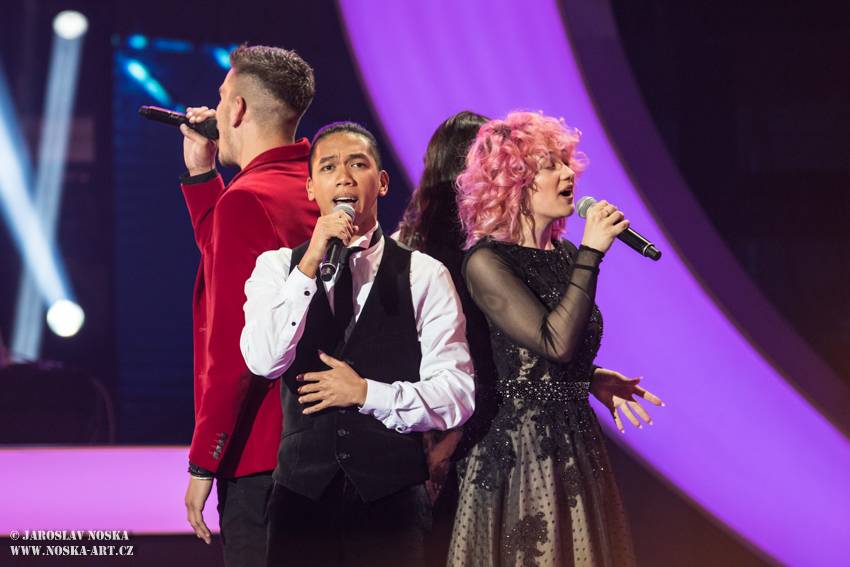 SuperStar 2018: Druhý finálový večer se stal osudným pro Bryana Gandolu a Adélu Kvitovou, zazpívala i Ewa Farna