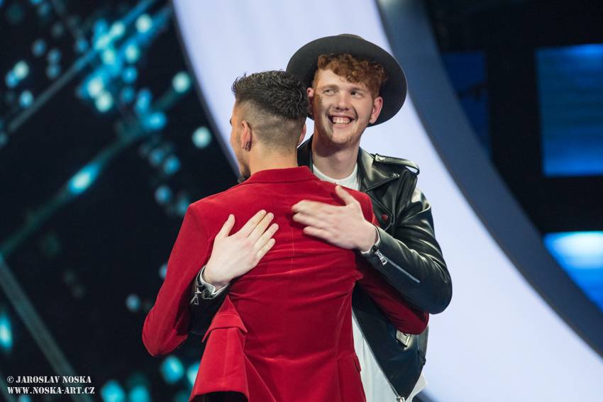 SuperStar 2018: Druhý finálový večer se stal osudným pro Bryana Gandolu a Adélu Kvitovou, zazpívala i Ewa Farna