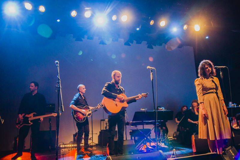 Jan P. Muchow & The Antagonists zahráli Lucky Boy a další filmové skladby v Divadle Archa