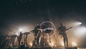 Britský DJ Bonobo se mohl v Praze kochat pohledem na vyprodané Forum Karlín
