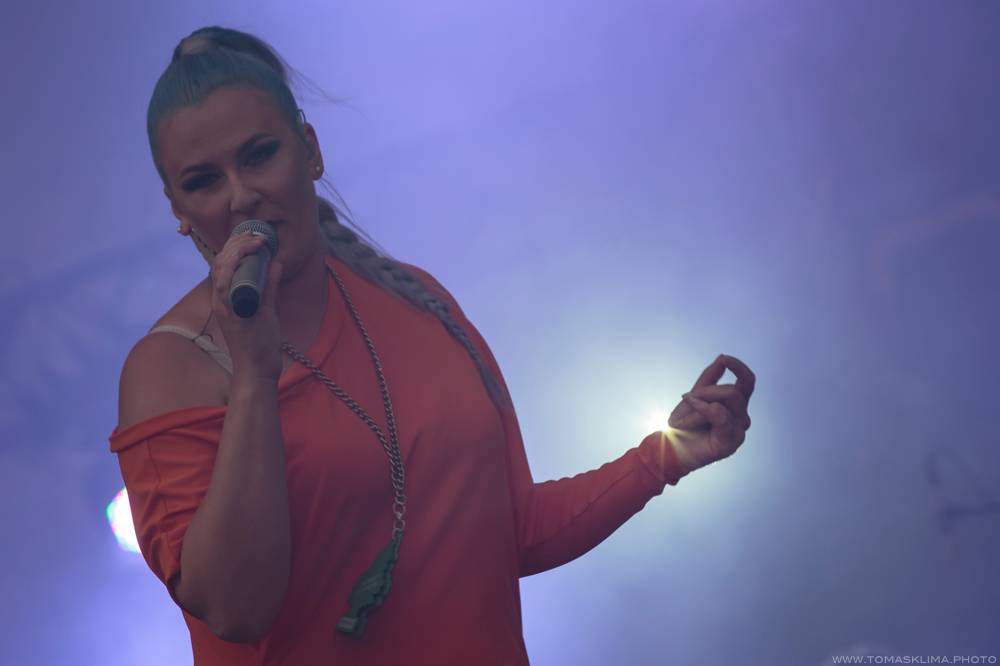 Monkey Business oslavili plnoletost ve Žlutých lázních. Tvrdili, že jsou jen boží onuce