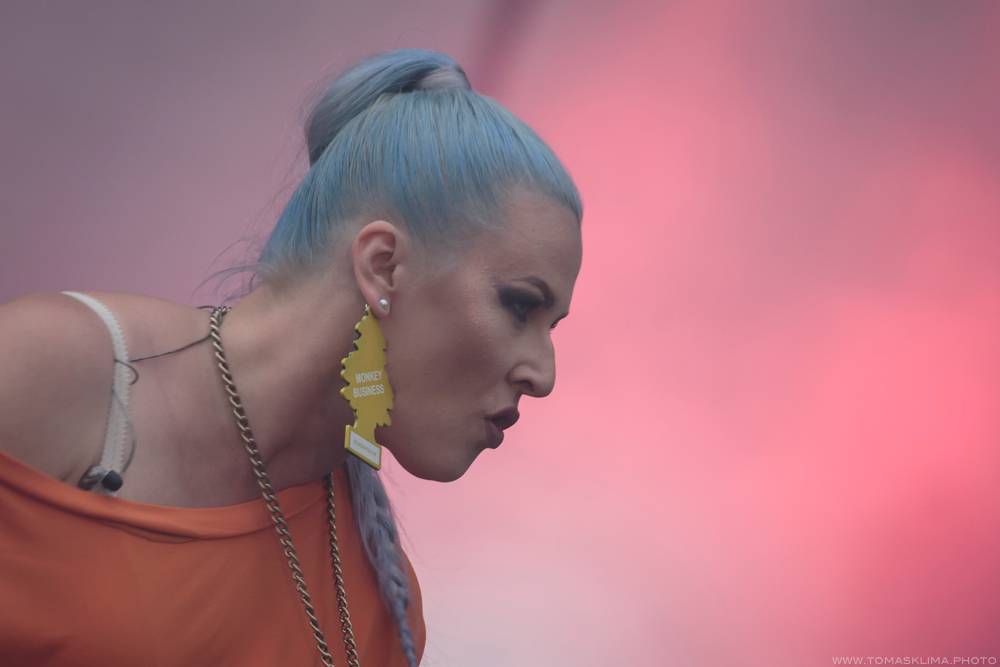 Monkey Business oslavili plnoletost ve Žlutých lázních. Tvrdili, že jsou jen boží onuce