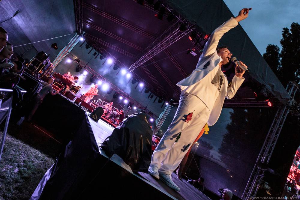 Monkey Business oslavili plnoletost ve Žlutých lázních. Tvrdili, že jsou jen boží onuce