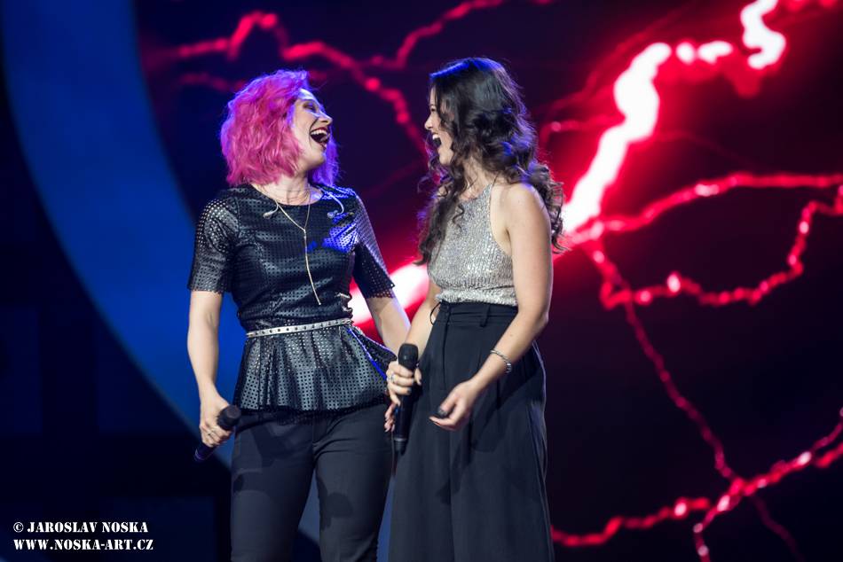 Po třetím finálovém večeru SuperStar opouští Aneta Horňáková, Petr Borkovec dostal druhou šanci