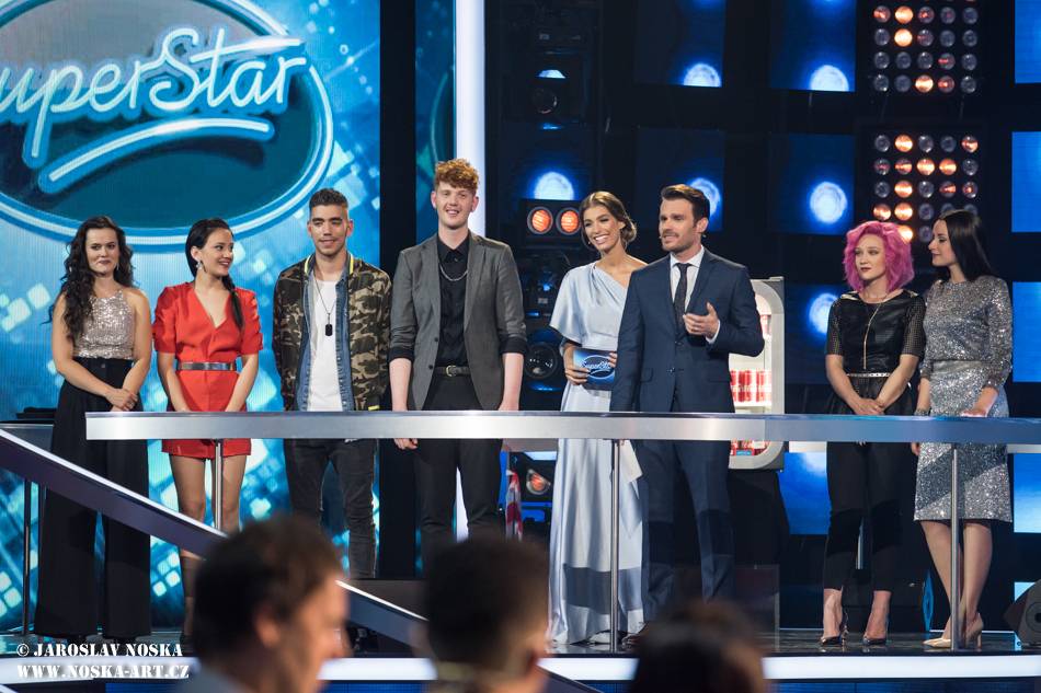 Po třetím finálovém večeru SuperStar opouští Aneta Horňáková, Petr Borkovec dostal druhou šanci