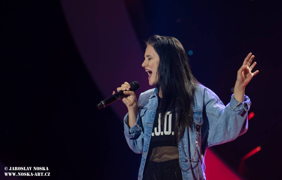 Po třetím finálovém večeru SuperStar opouští Aneta Horňáková, Petr Borkovec dostal druhou šanci