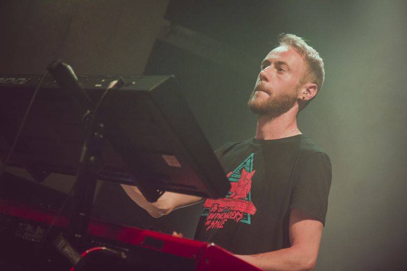 Ashley Slater a jeho Freak Power roztančili vyprodaný Lucerna Music Bar