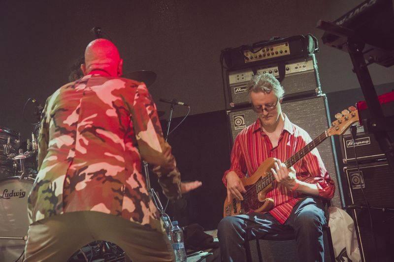 Ashley Slater a jeho Freak Power roztančili vyprodaný Lucerna Music Bar