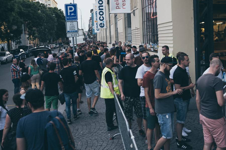 Ve Foru Karlín zavládl Chaozz