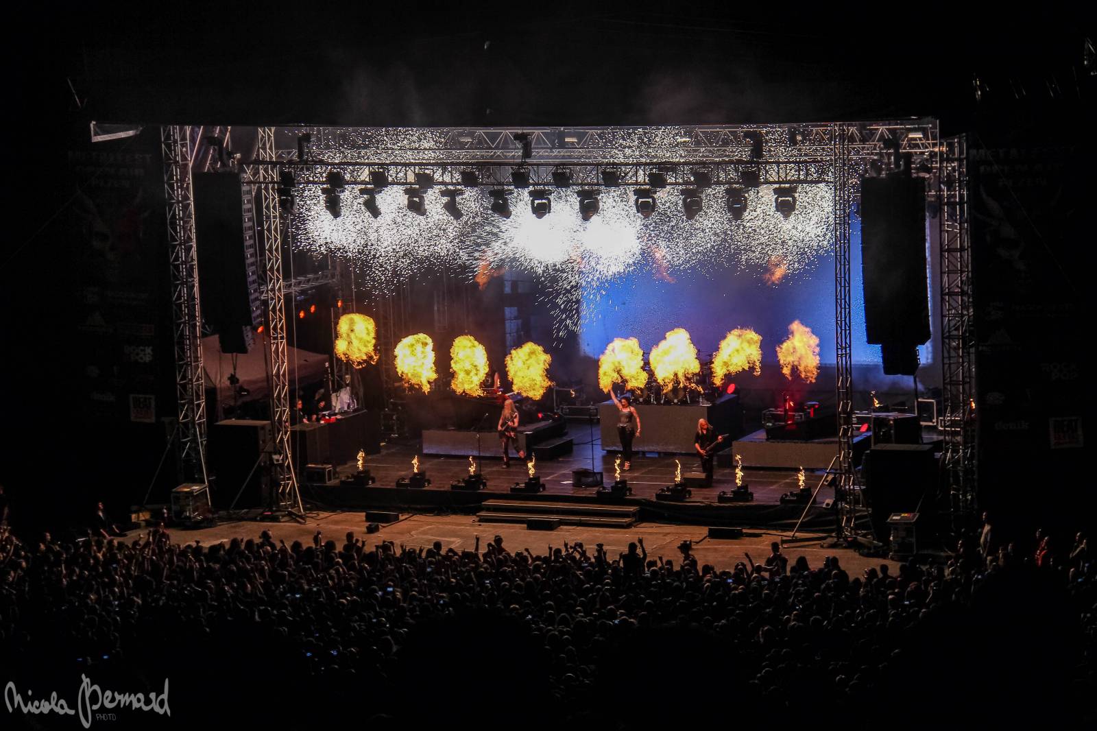 První den Metalfestu: Amfiteátrem v Plzni otřásli Nightwish či Sonata Arctica. Očekává se rekordní návštěva 