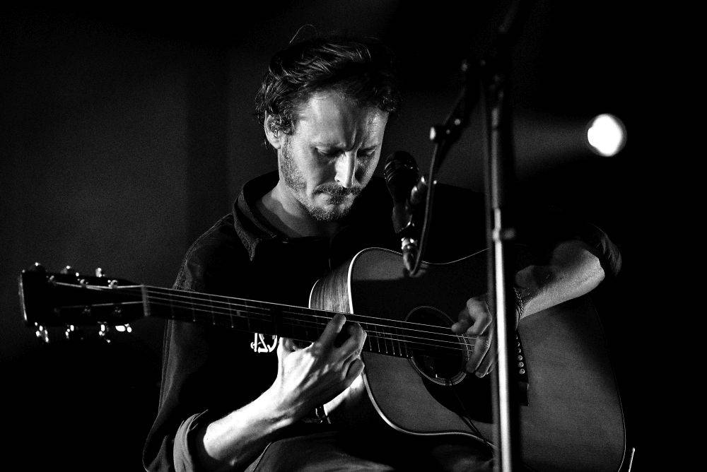 Ben Howard v Praze hned napoprvé vyprodal Lucernu